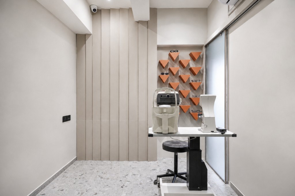 Advanced diagnostic equipment inside Prime Vision Eye Care and Laser Centre